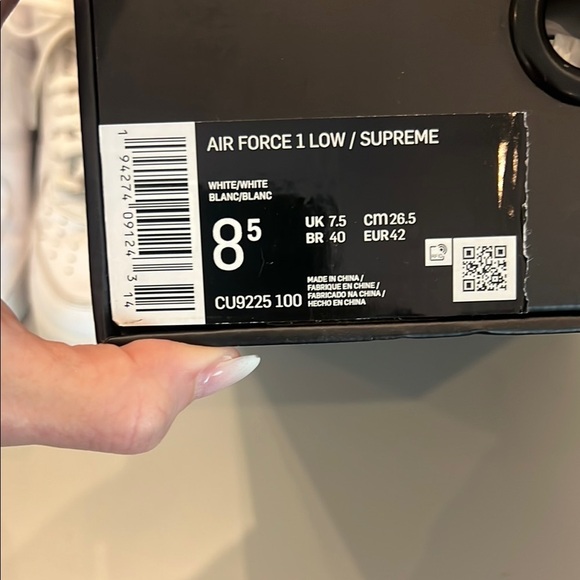 Supreme / Air Force 1 Sneakers - Picture 7 of 8